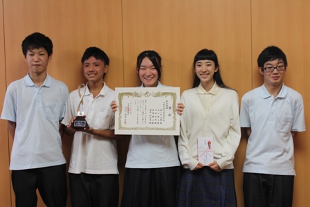 日経新聞社円 ドルダービー表彰式が行われました 京都先端科学大学附属高等学校